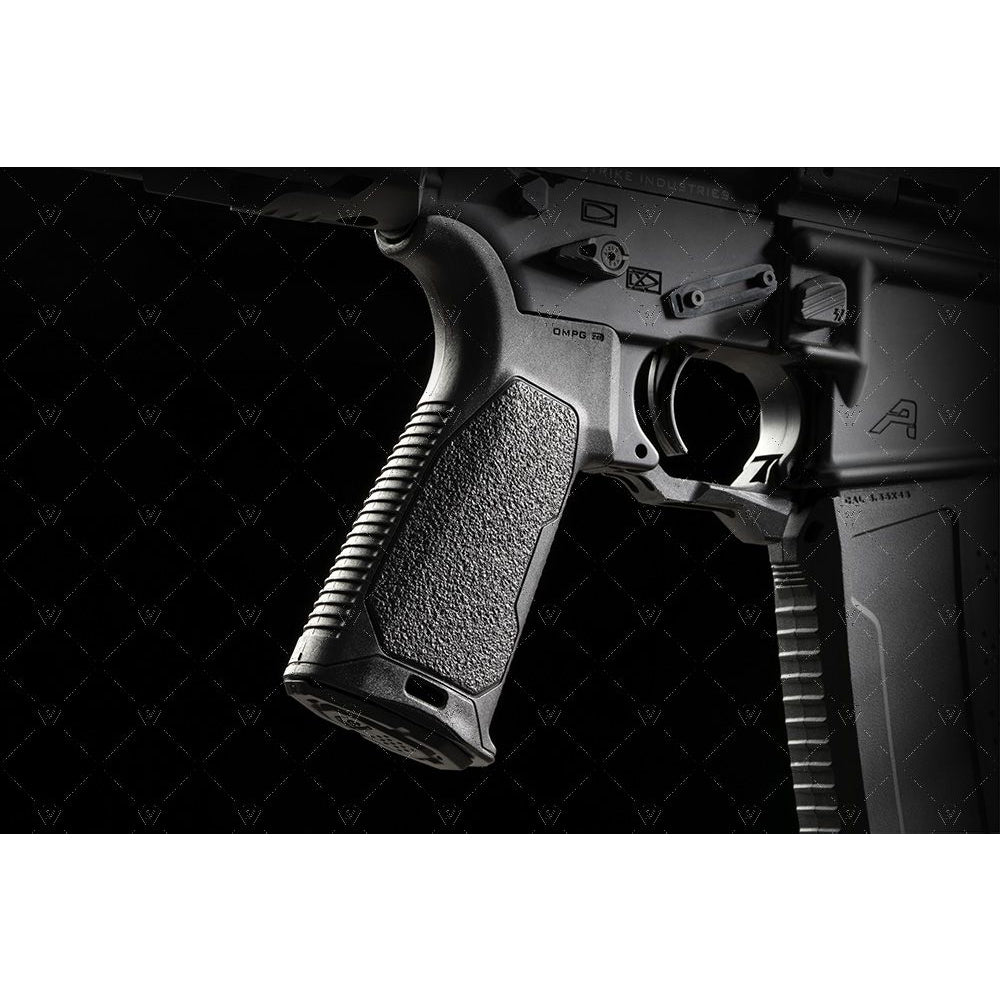 Strike AR Overmolded Enhanced Pistol Grip グリップ【ブラック/フラットダークアース】