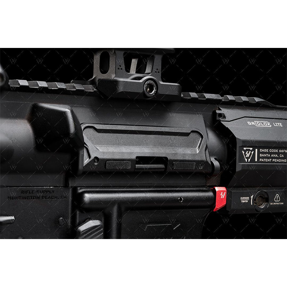 Strike AR Overmolded Ultimate Dust Cover for .223/5.56 ダストカバー【ブラック/フラットダークアース】