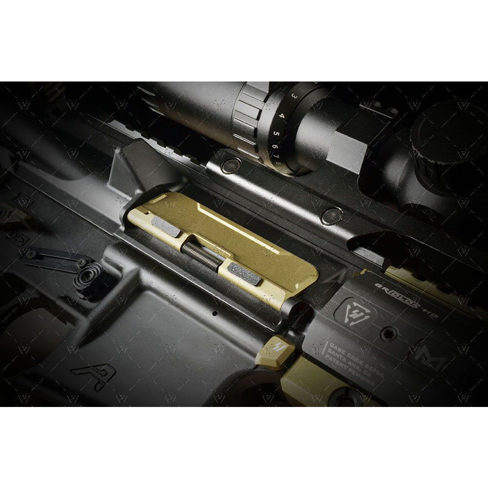 Strike Billet Ultimate Dust Cover for .223/5.56 ダストカバー【ブラック】