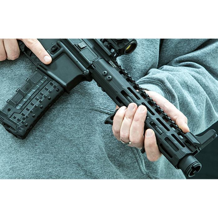 UTG(R) Ultra Slim Angled Foregrip, M-LOK(R), Matte Black/ウルトラスリム アングルフォアグリップ MT-AFGM01