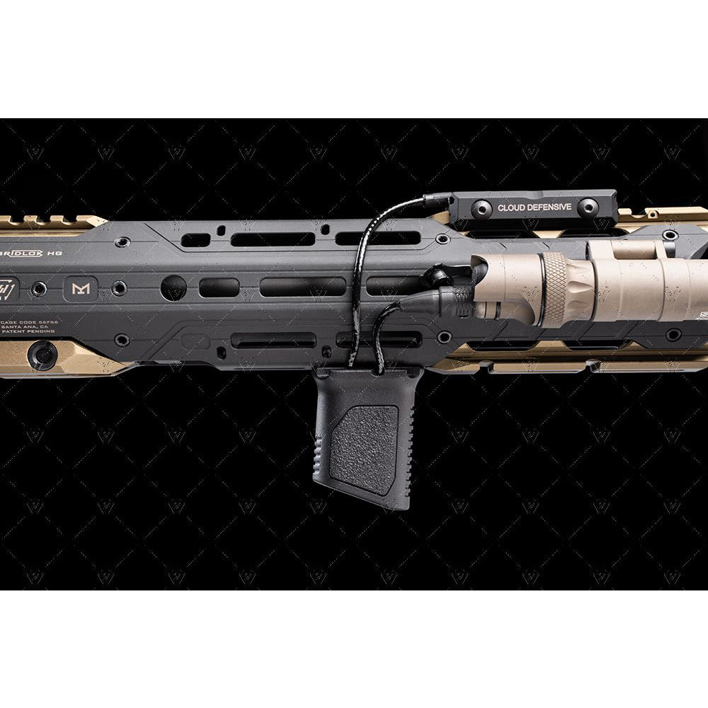 Strike Angled Vertical Grip with Cable Management - Long or Short (M-LOK) フォアグリップ【ブラック/フラットダークアース】