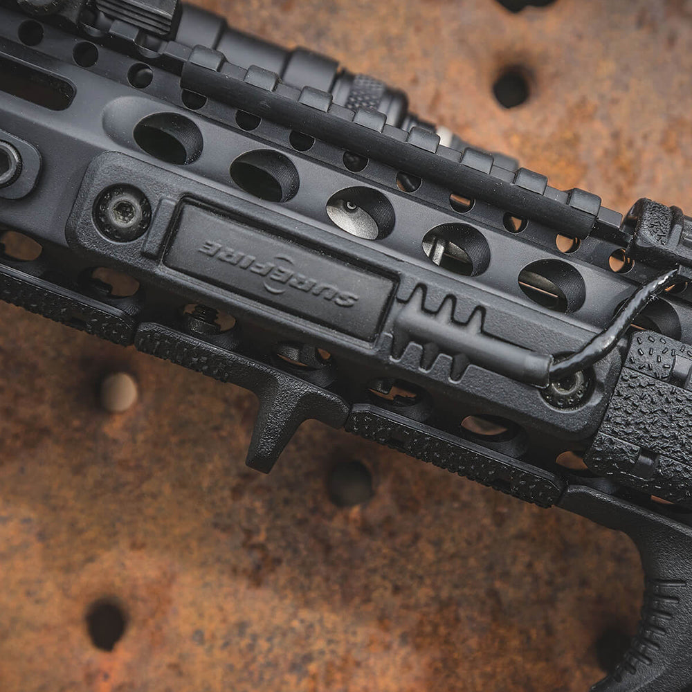 マグプル テープスイッチ M-LOK Tape Switch Mounting Plate – Surefire ST【ブラック】