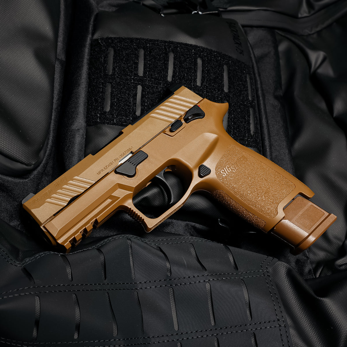 SIG SAUER ProForce M18 CO2 GBB CO2ガスガン本体 タン/対象年齢18歳以上