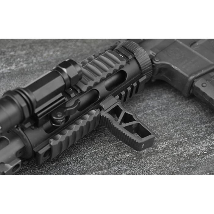 UTG(R) Ultra Slim Foregrip/Picatinny/Matte Black ウルトラスリム